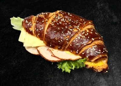 Laugencroissant Chicken & Cheese
